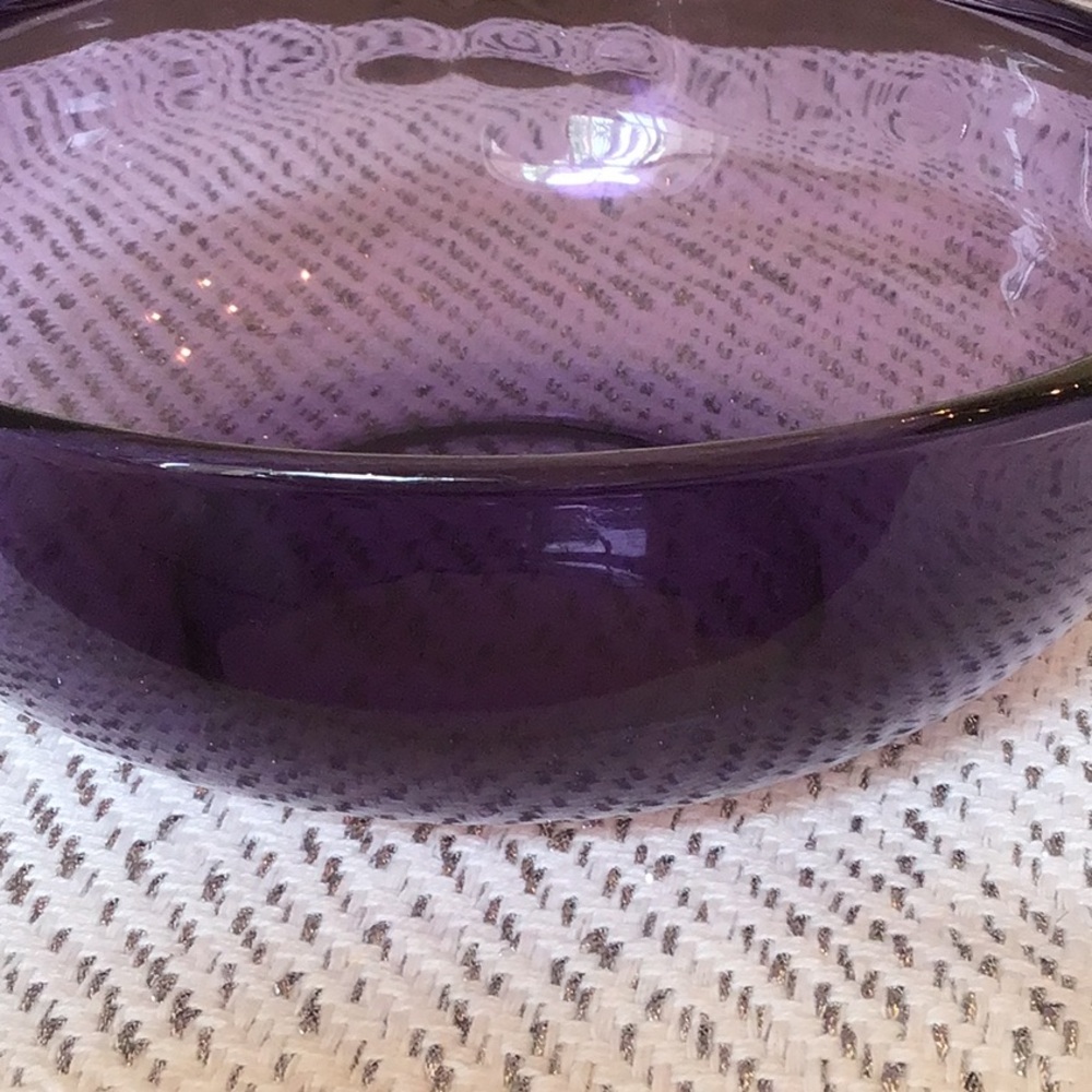 Vintage Pyrex amethyst glass mixing bowl or casserole dish - Picture 5 of 10